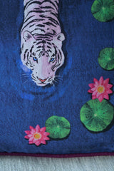 White tiger moves slowly in a lotus pond 🌼